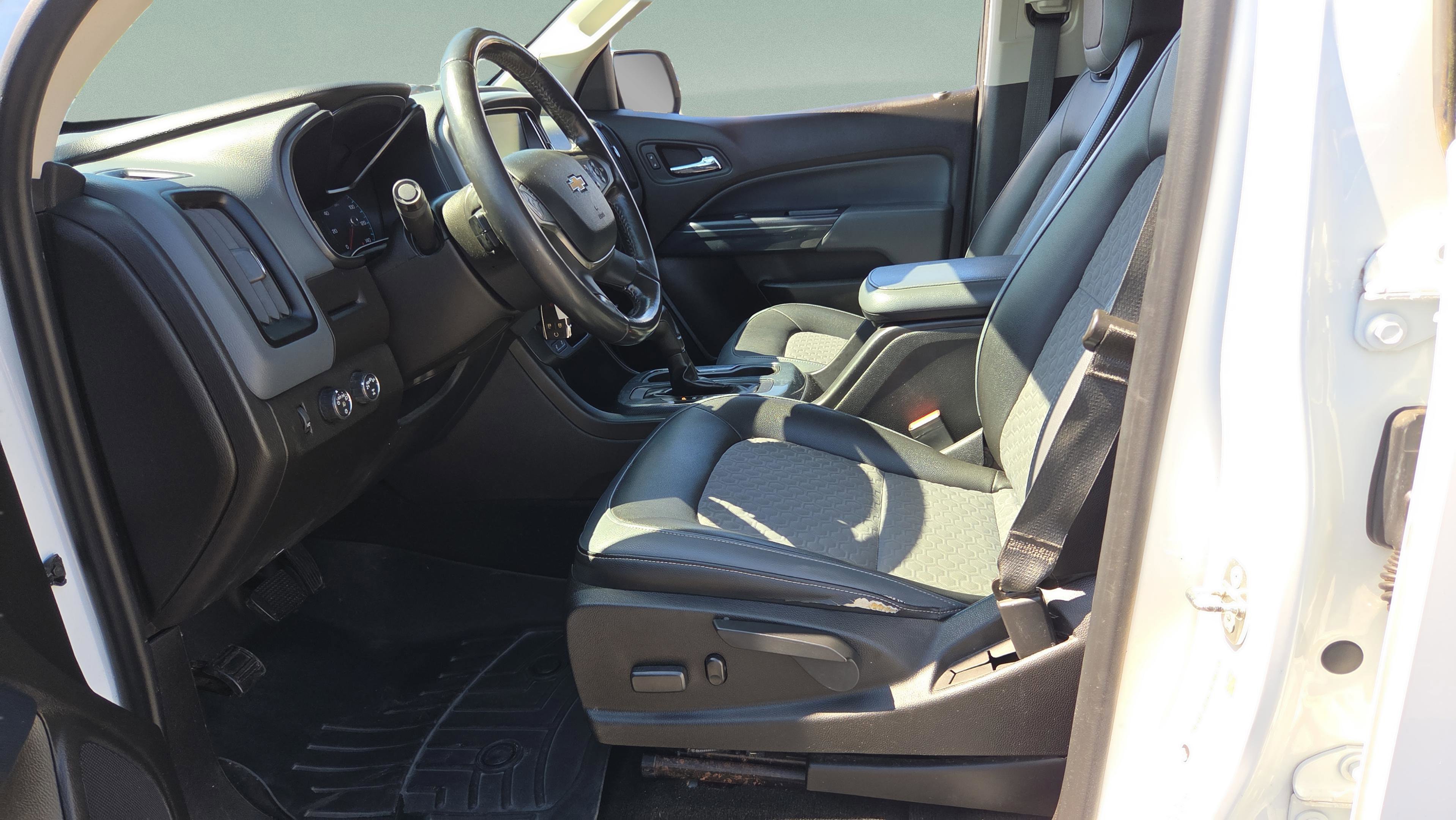 Used 2017 Chevrolet Colorado Z71 image 10