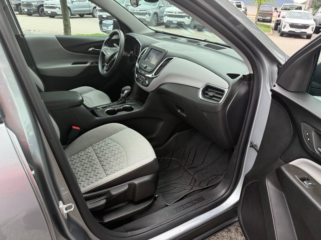Used 2023 Chevrolet Equinox LS w/ LPO, Floor Liner Package AWD/4WD image 15