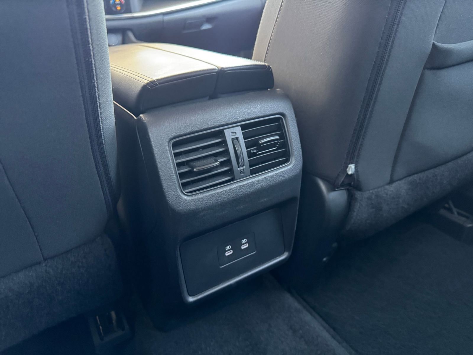 Used 2025 Nissan Rogue SV FWD image 24