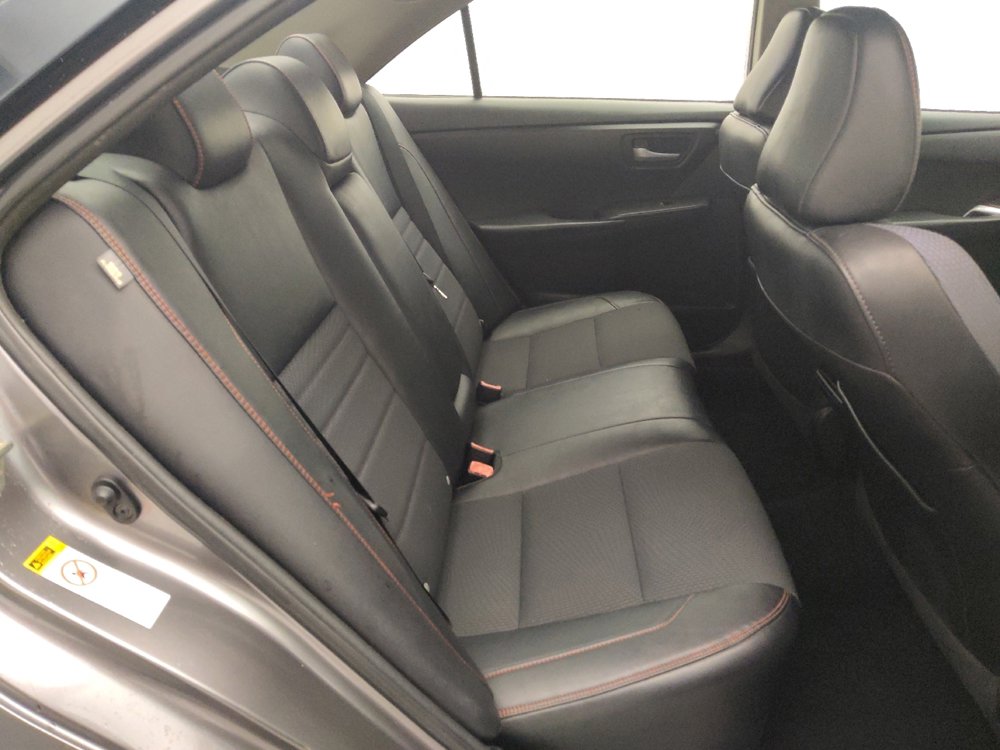 Used 2016 Toyota Camry SE image 19