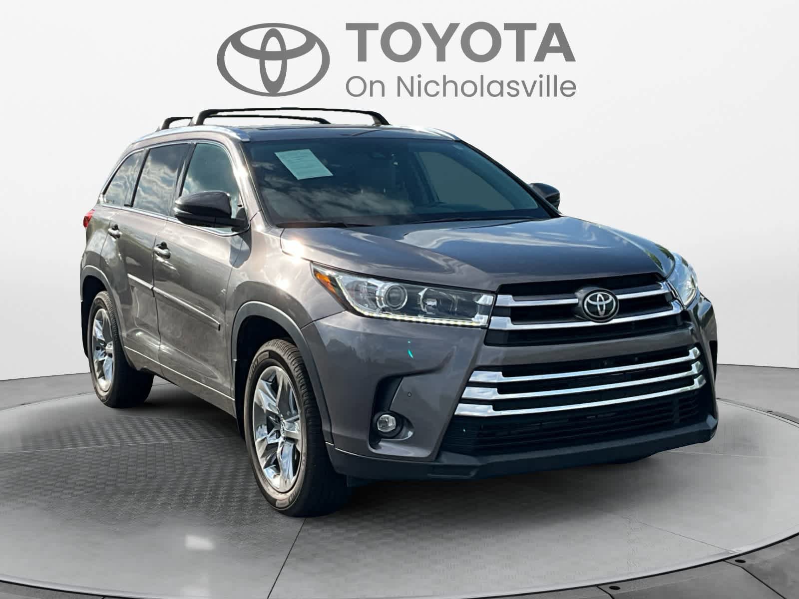 Used 2019 Toyota Highlander Limited Platinum AWD/4WD image 8