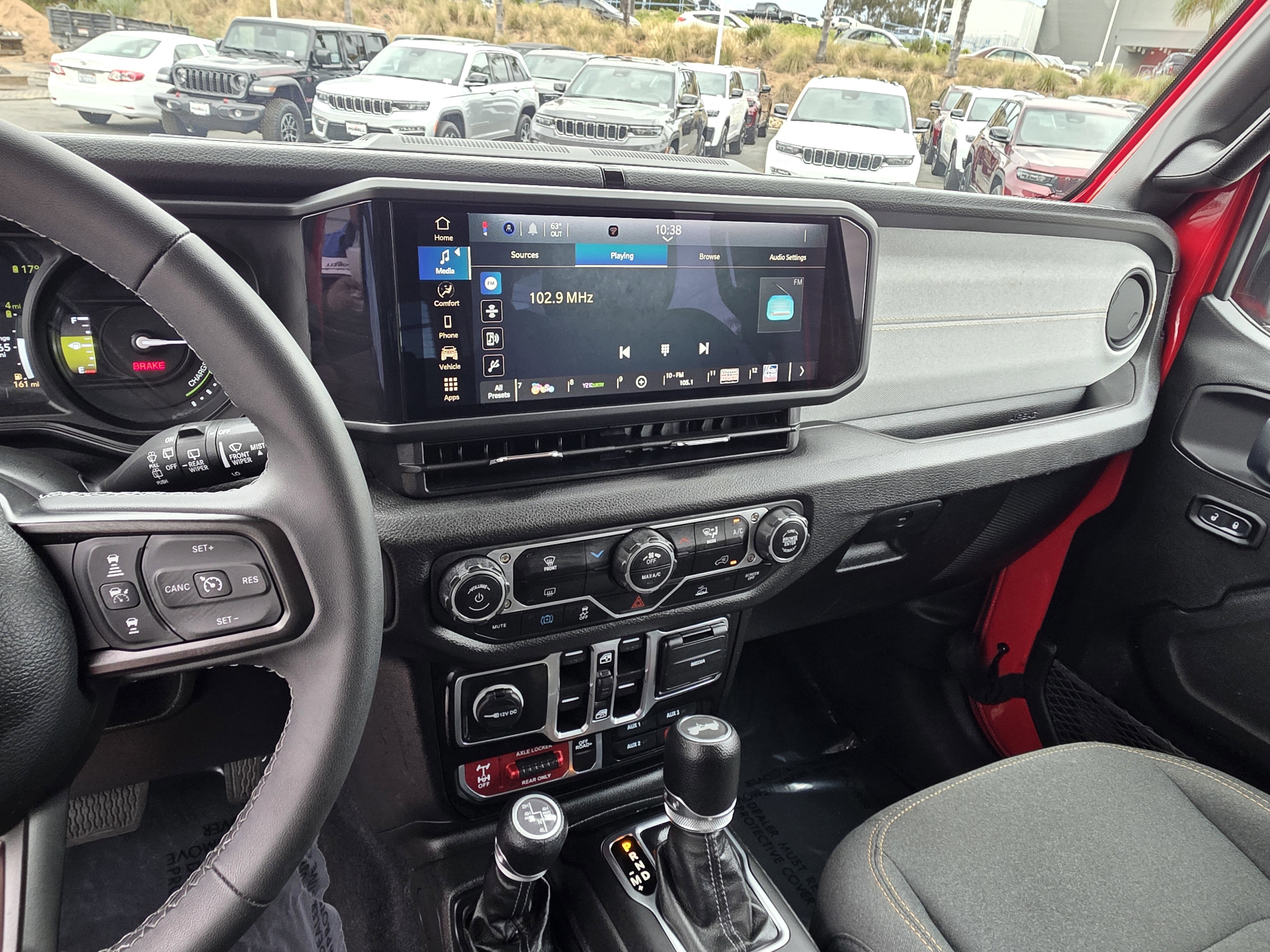 Certified 2025 Jeep Wrangler Willys image 13