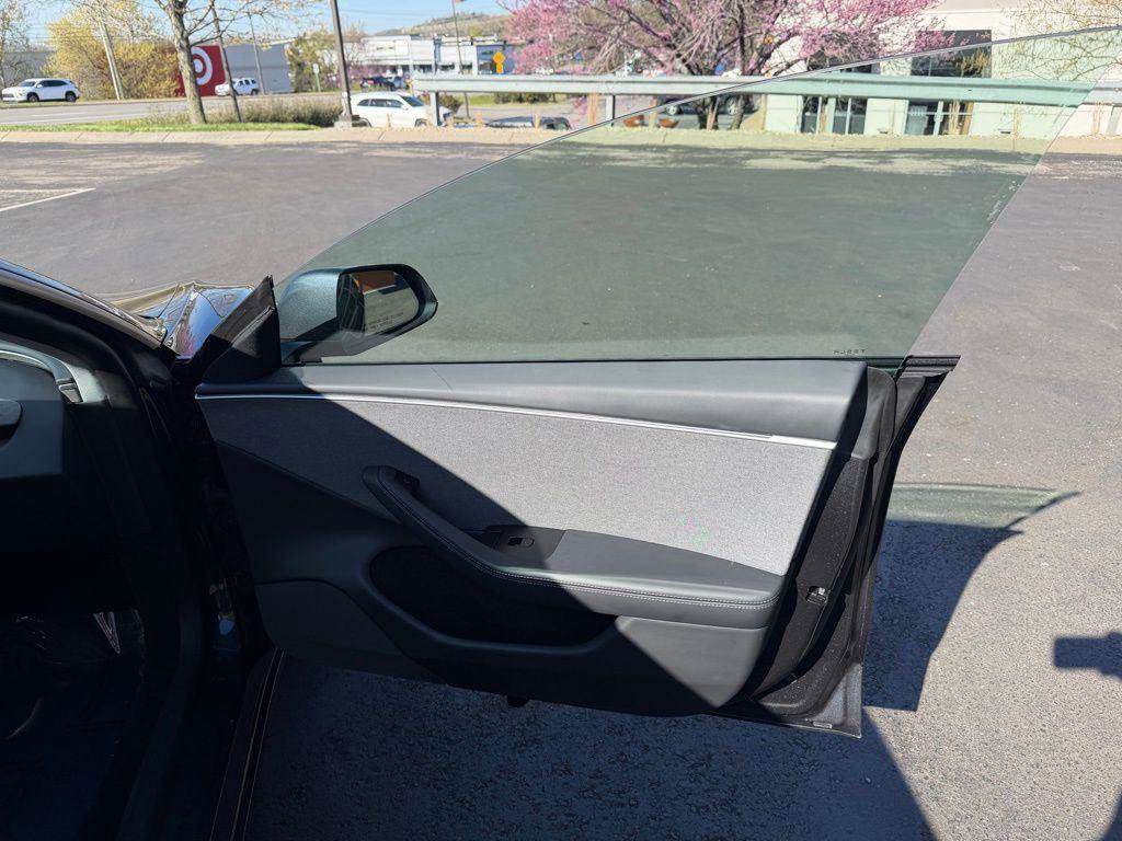 Used 2025 Tesla Model 3 Long Range image 19