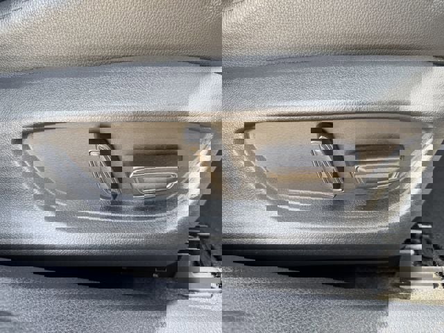 Used 2025 Toyota Camry XSE w/ Premium Package image 31