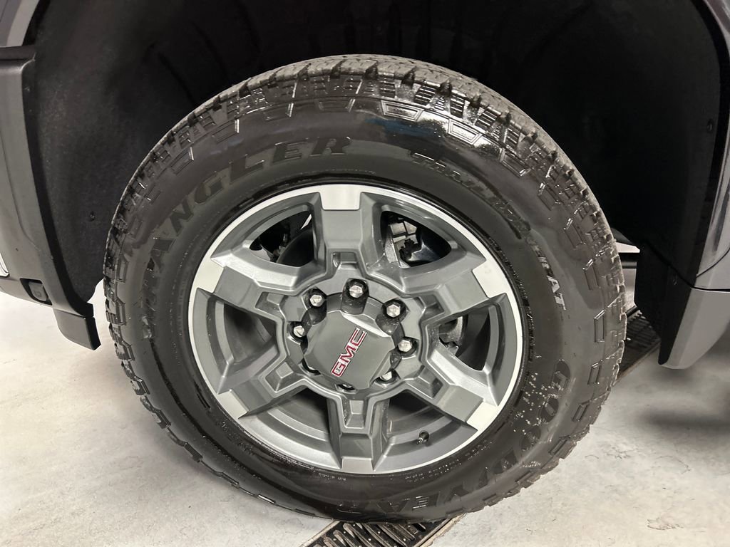 New 2026 GMC Sierra 2500 SLT w/ SLT Premium Package image 9