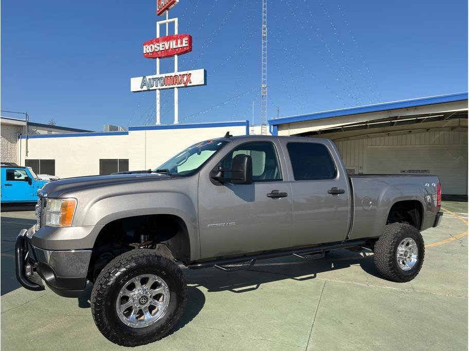 Used 2013 GMC Sierra 2500 SLE w/ SLE Preferred Package AWD/4WD image 16