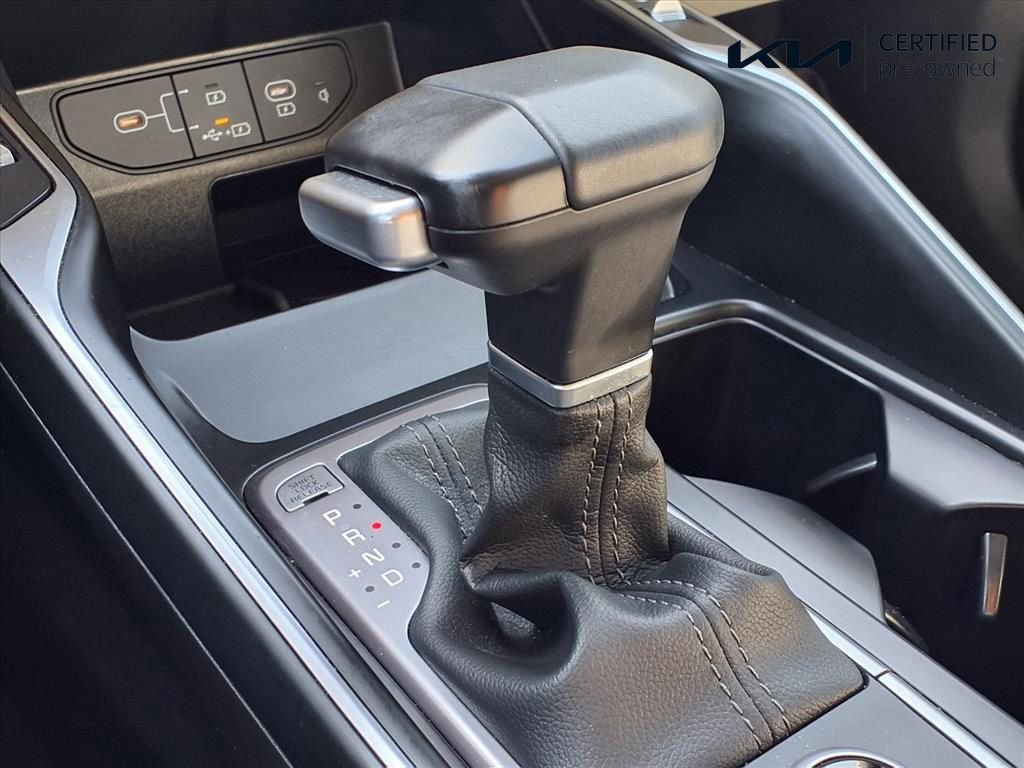 Certified 2025 Kia Sorento S image 8