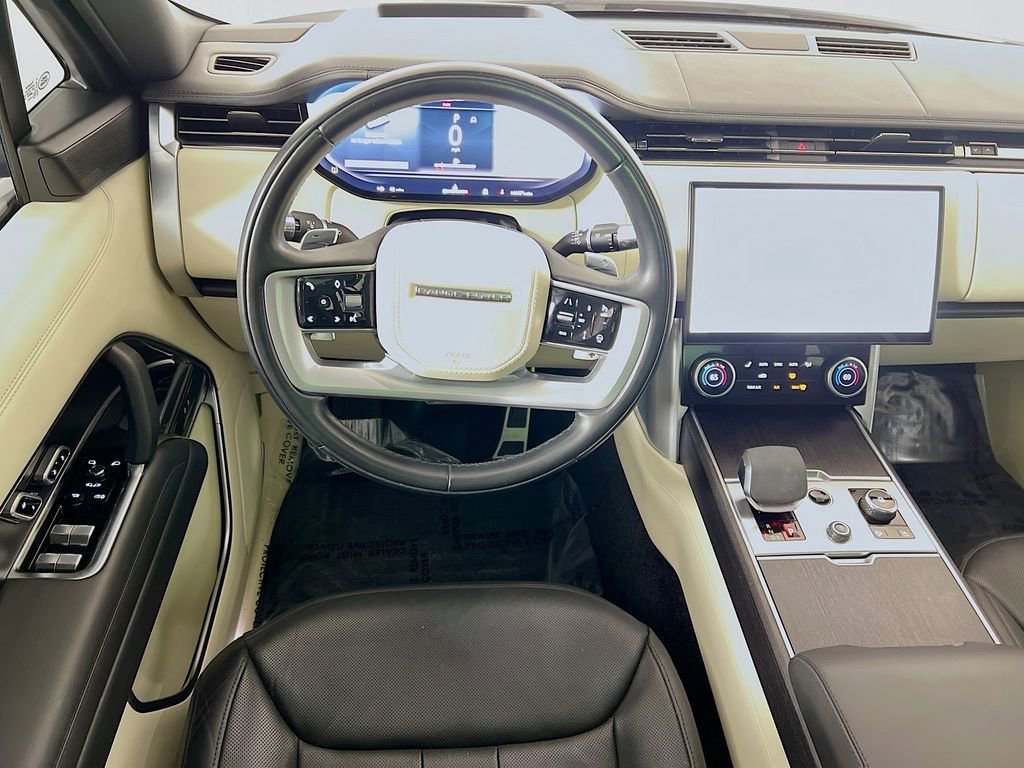 Used 2022 Land Rover Range Rover Long Wheelbase SE image 24