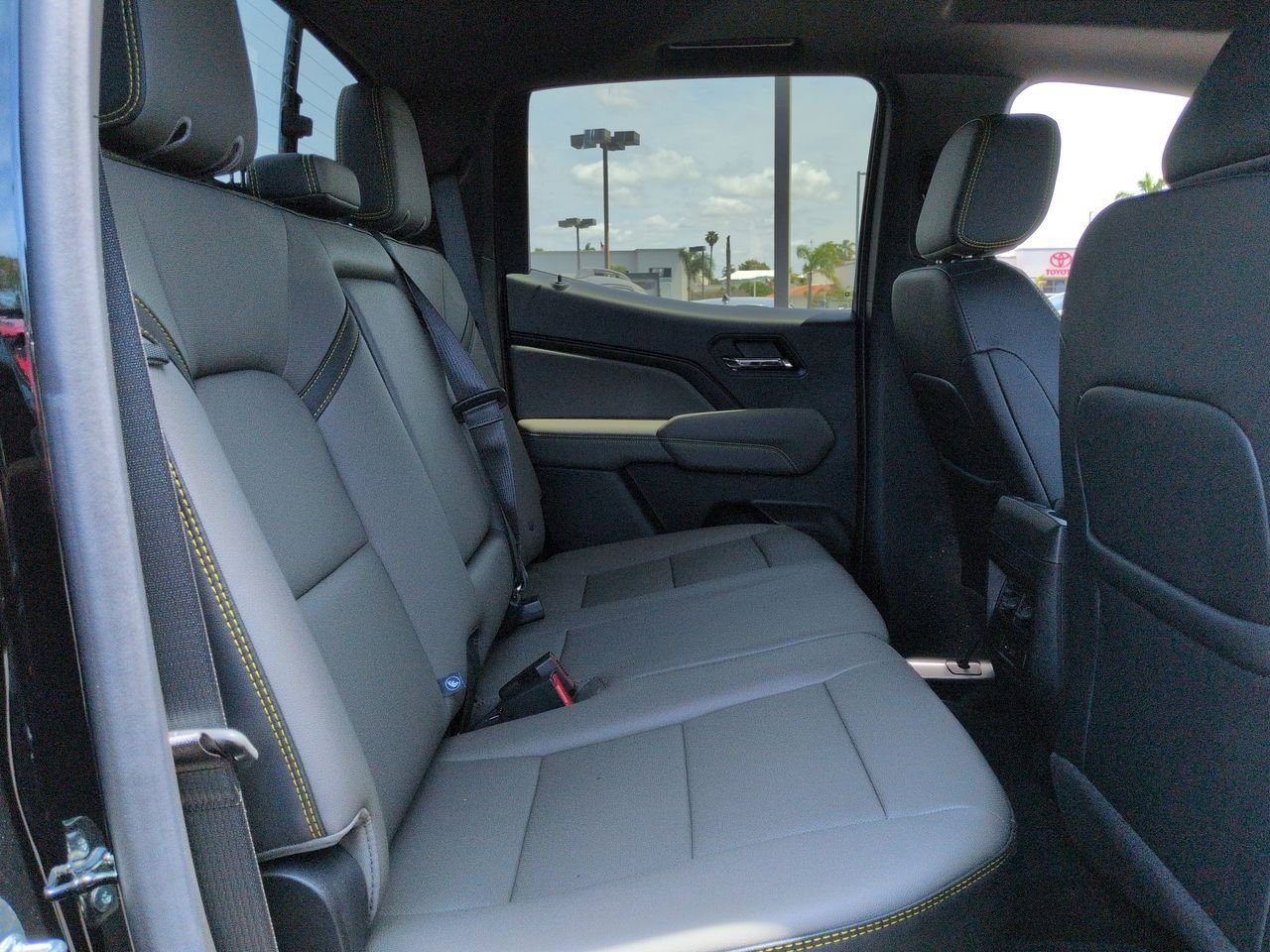 New 2026 Chevrolet Colorado ZR2 w/ Technology Package AWD/4WD image 28