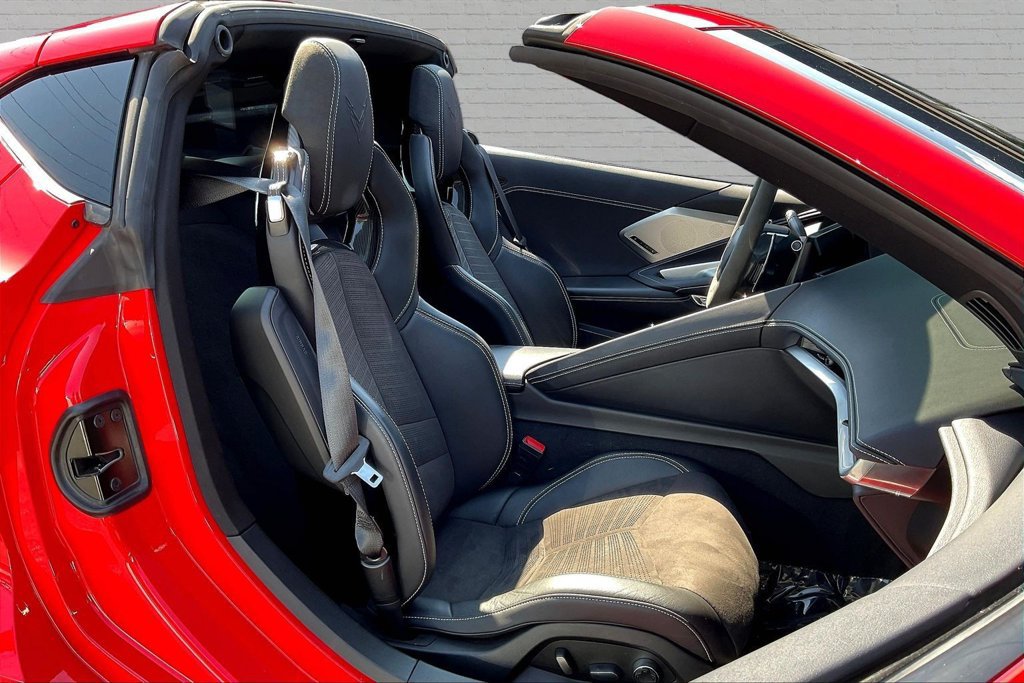 Used 2022 Chevrolet Corvette Stingray Preferred Cpe w/ Engine Appearance Package RWD image 24