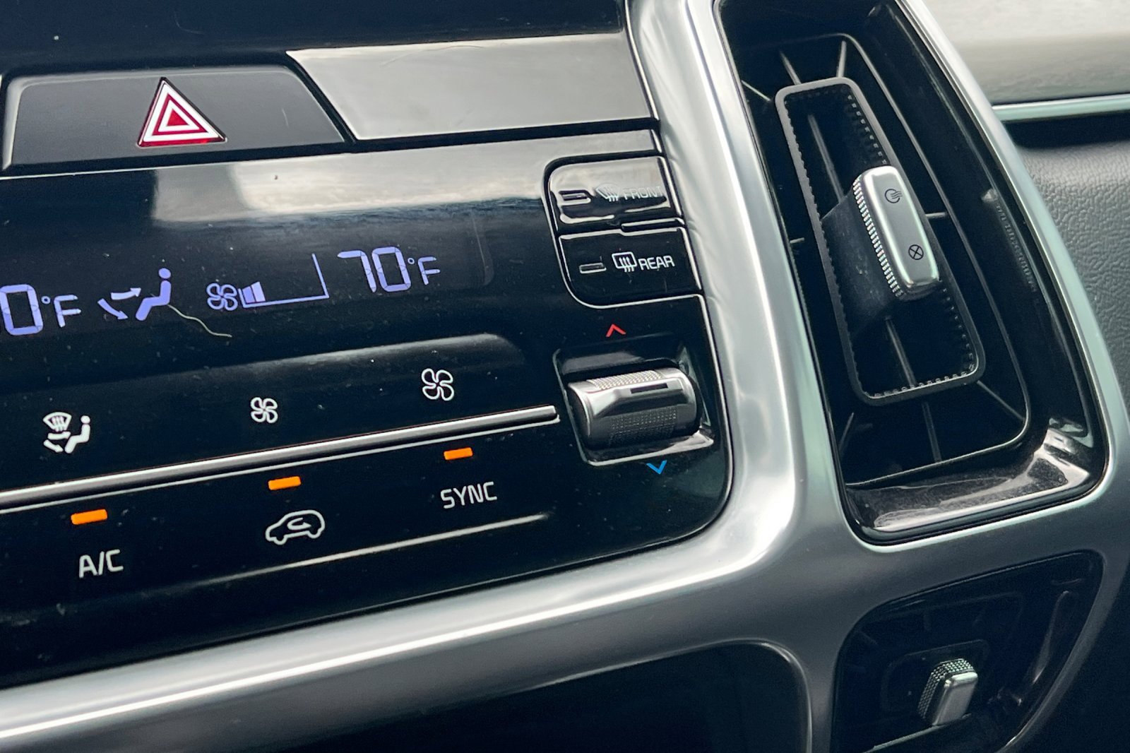 Certified 2022 Kia Sorento SX image 30