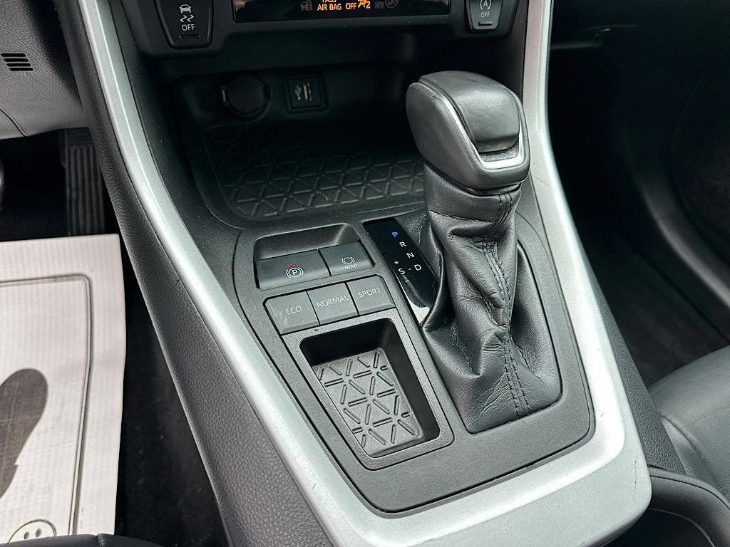 Certified 2023 Toyota RAV4 XLE Premium FWD image 28