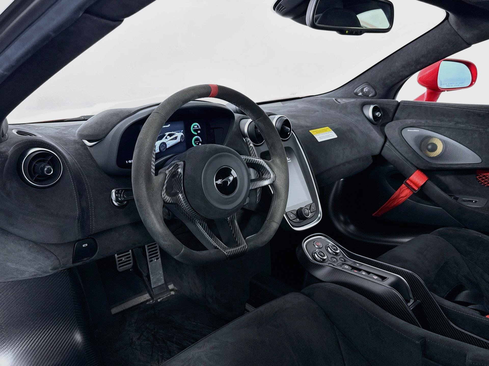Used 2020 McLaren 620R RWD image 9