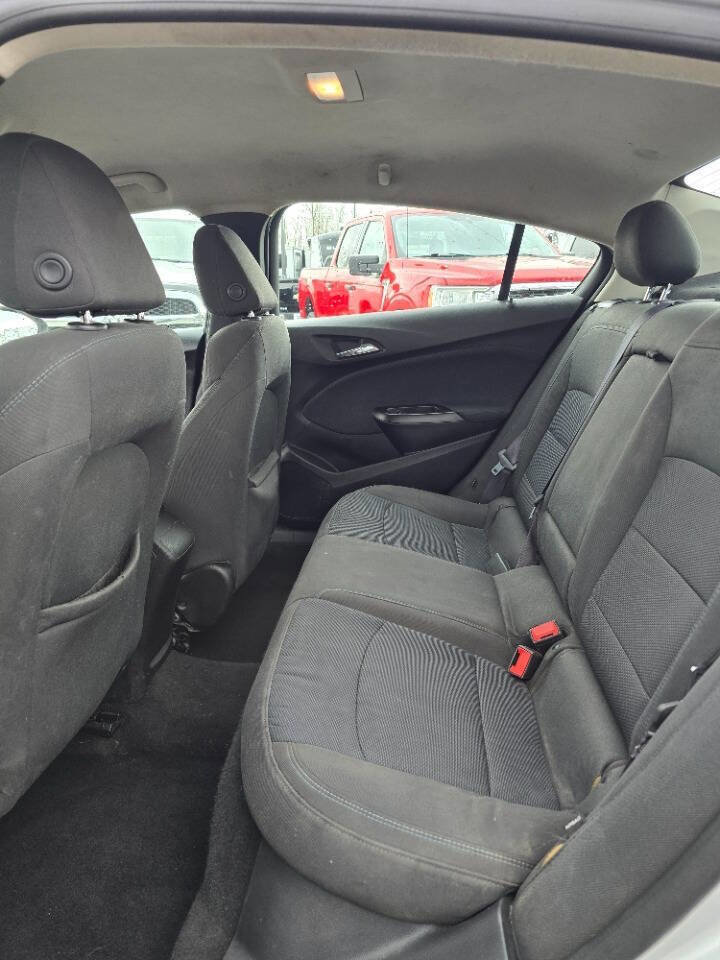 Used 2016 Chevrolet Cruze LT FWD image 14
