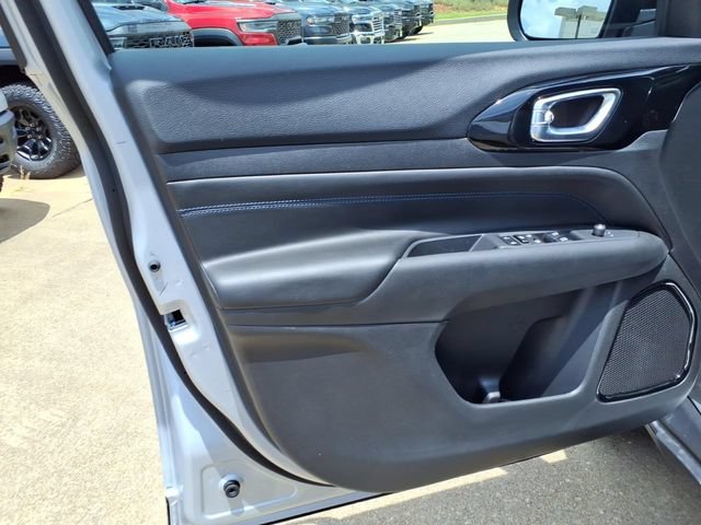 New 2026 Jeep Compass Latitude AWD/4WD image 18