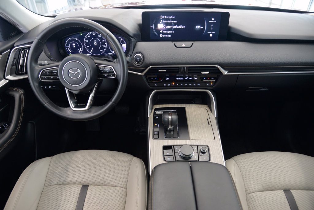 Certified 2025 MAZDA CX-70 Plug-In Hybrid w/ Premium Pkg AWD/4WD image 17
