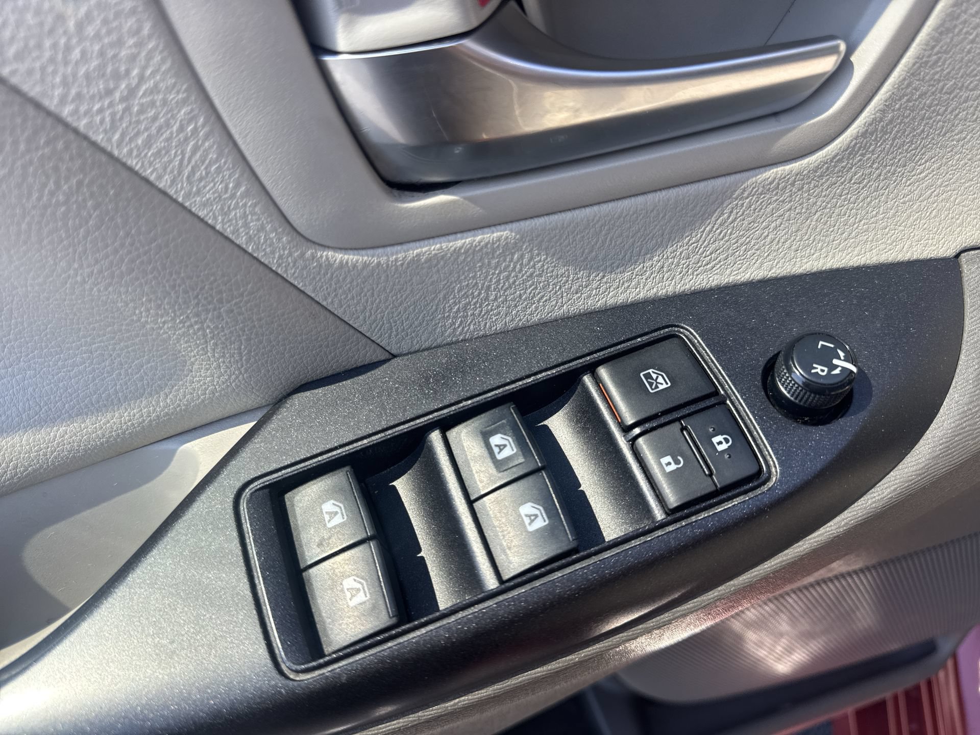 Used 2020 Toyota Sienna LE FWD image 13