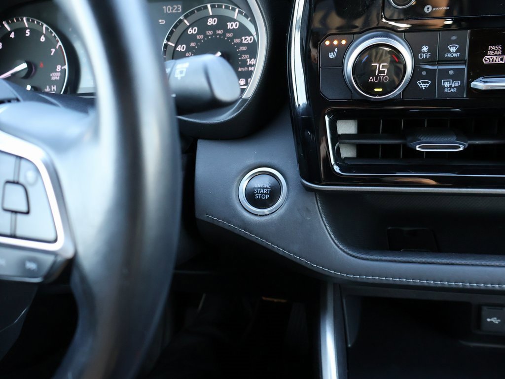 Used 2020 Toyota Highlander XLE image 27