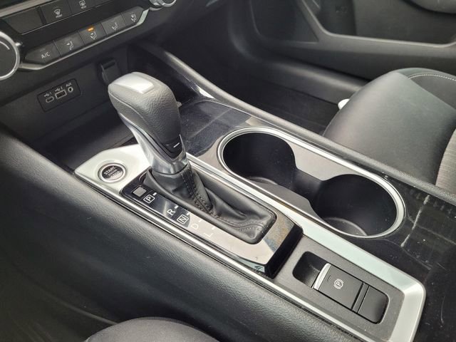 Used 2024 Nissan Altima 2.5 SV image 12