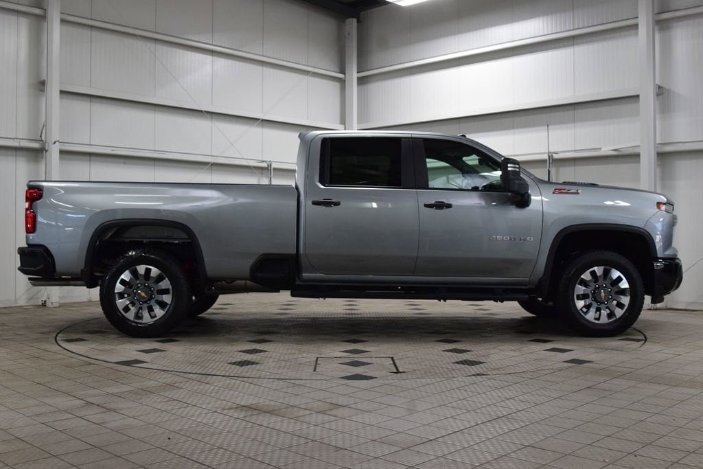 New 2026 Chevrolet Silverado 2500 Custom w/ Custom Value Package AWD/4WD image 9