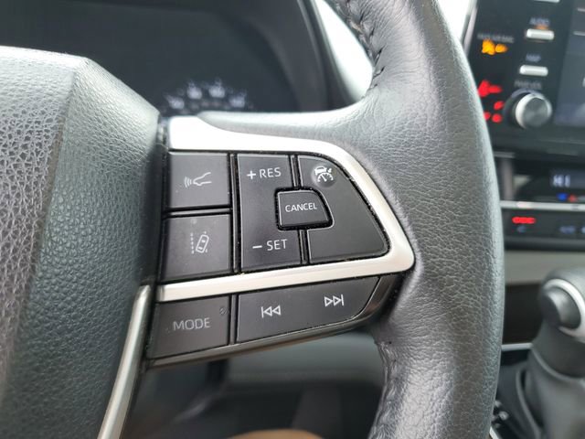 Used 2023 Toyota Sienna XLE image 13