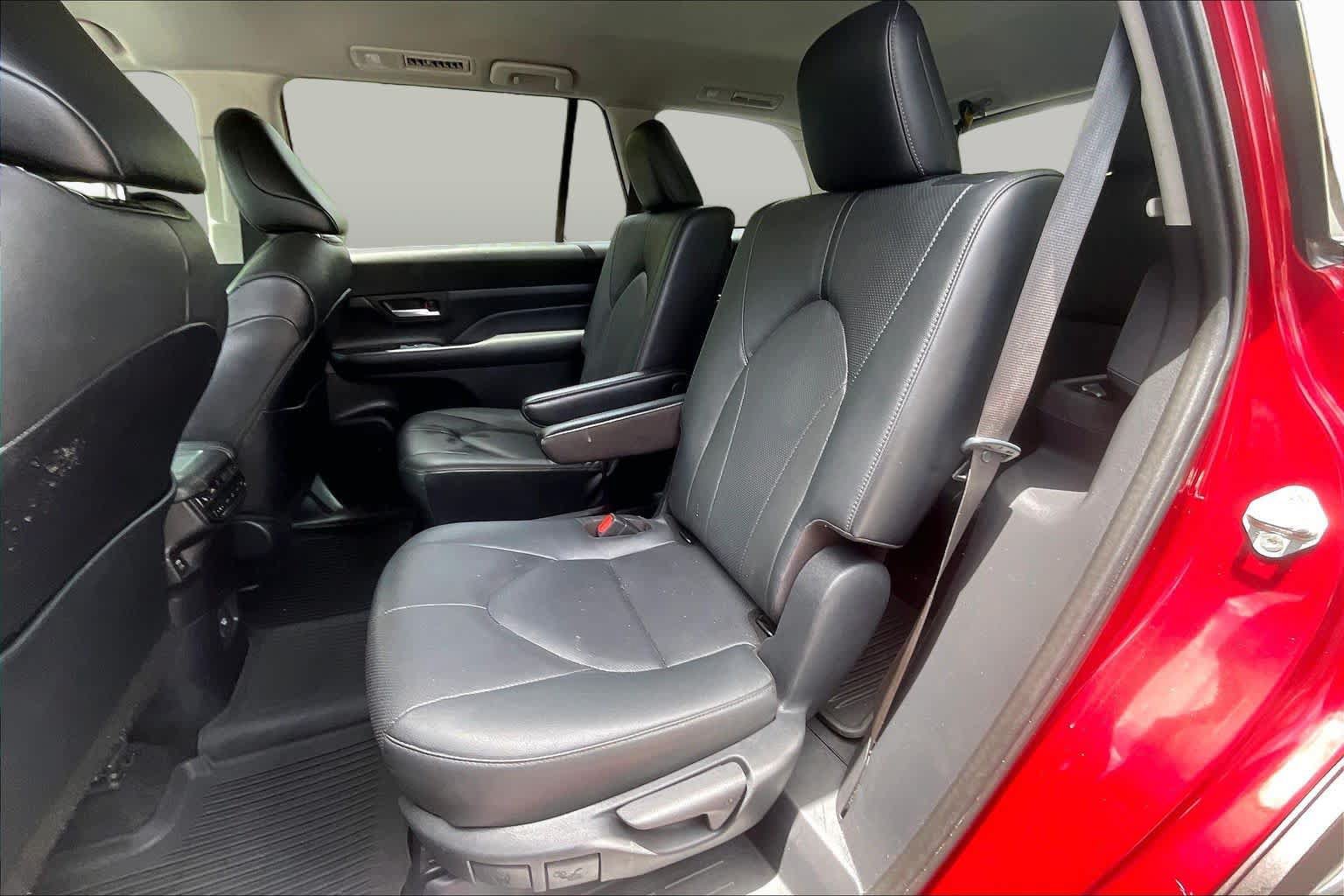 Certified 2024 Toyota Grand Highlander FWD image 27