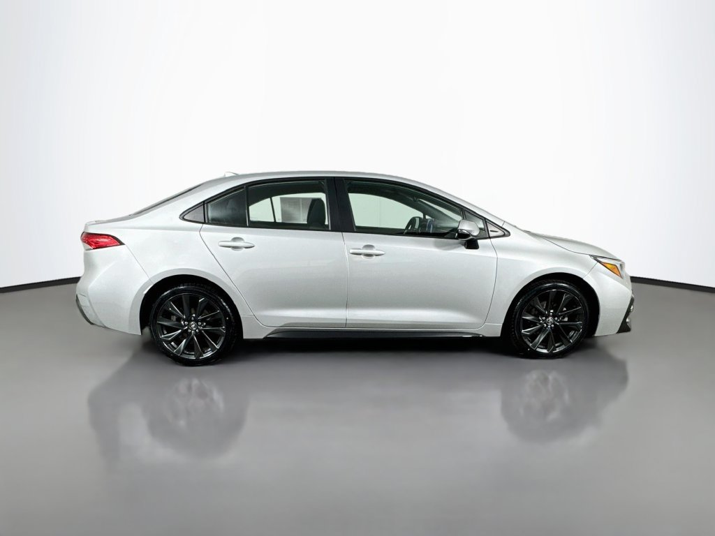 Used 2024 Toyota Corolla SE FWD image 9