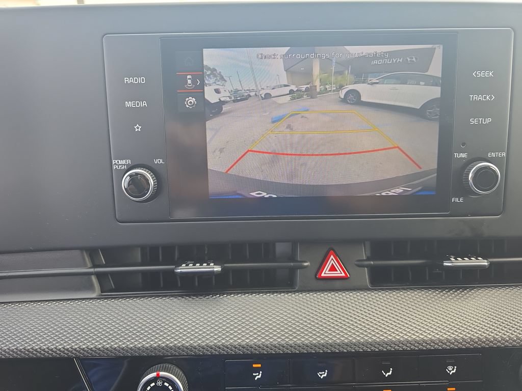 Used 2025 Kia Sportage LX FWD image 18