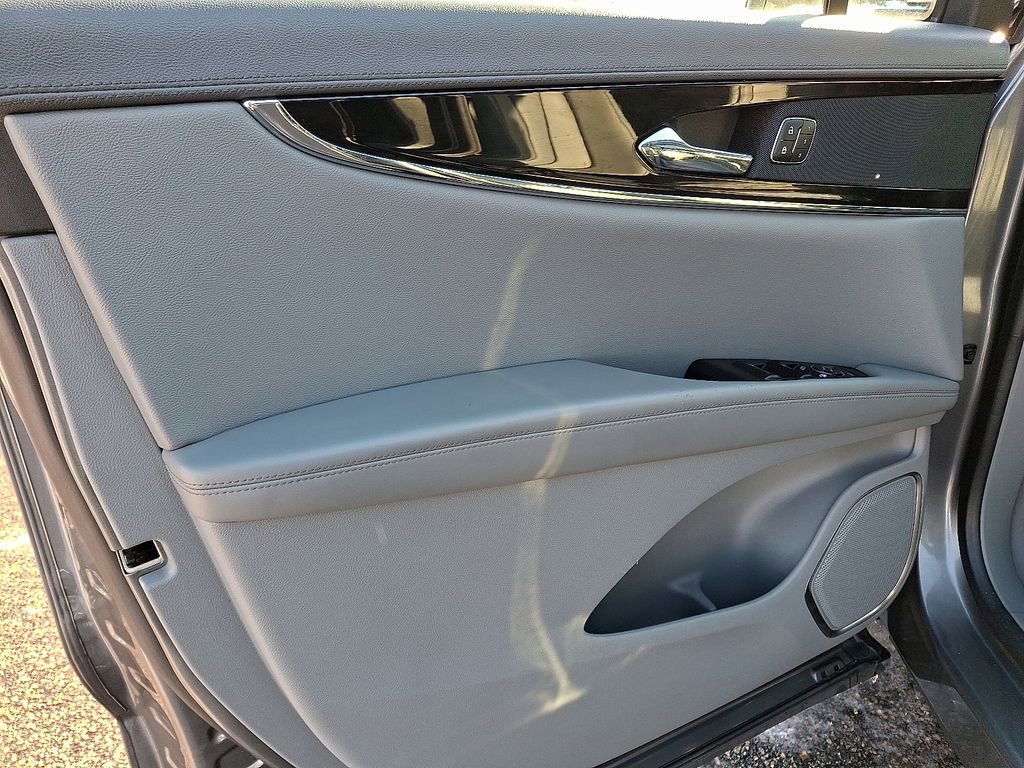 Used 2022 Lincoln Nautilus Reserve image 14