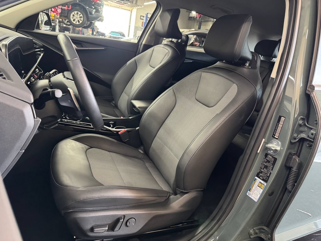 Used 2023 Kia Niro Wind w/ Wind Preserve Package FWD image 17
