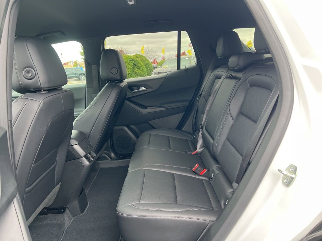 New 2026 Chevrolet Equinox LT w/ Convenience Package II image 24