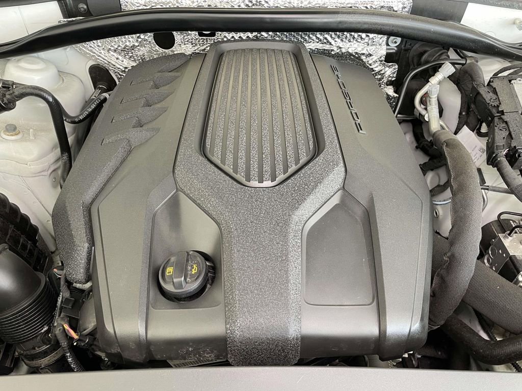 Certified 2025 Porsche Macan Turbo AWD/4WD image 24