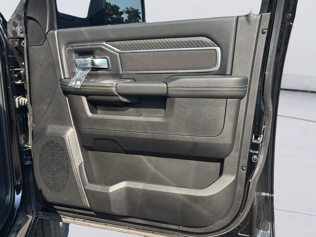 New 2025 RAM 2500 Big Horn AWD/4WD image 9