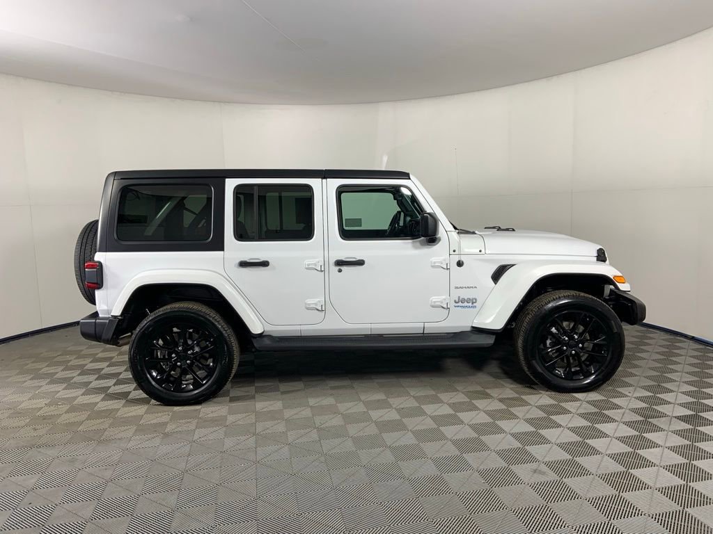 Used 2021 Jeep Wrangler Unlimited Sahara image 2