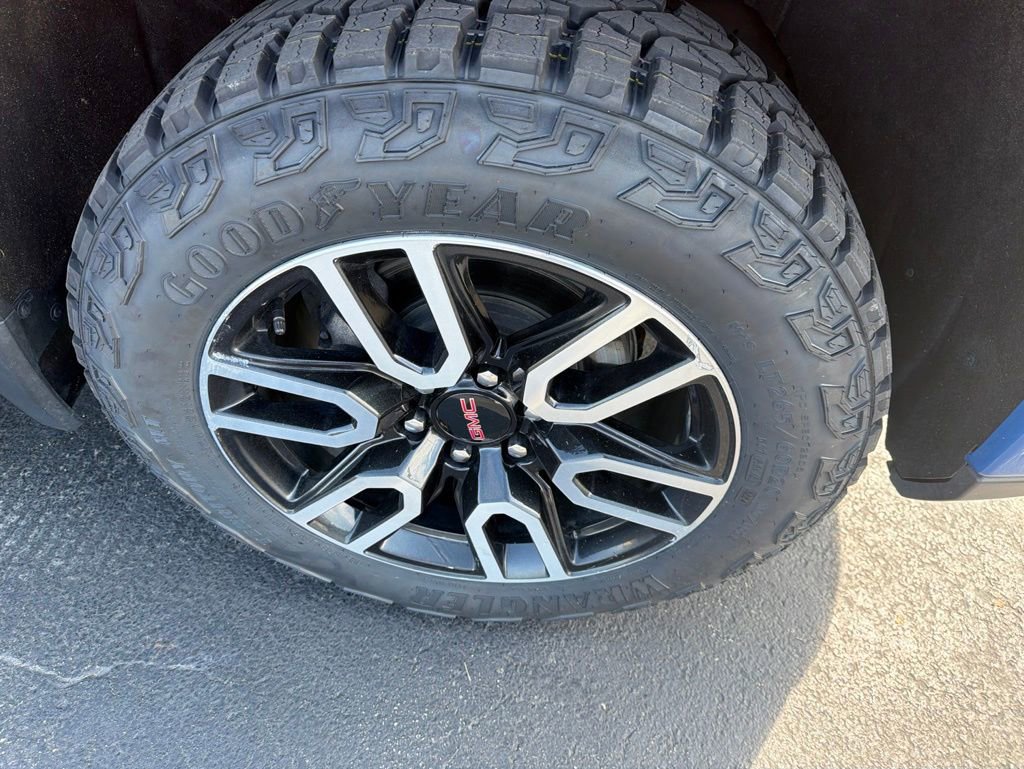 Certified 2024 GMC Sierra 1500 AT4 w/ Technology Package AWD/4WD image 4