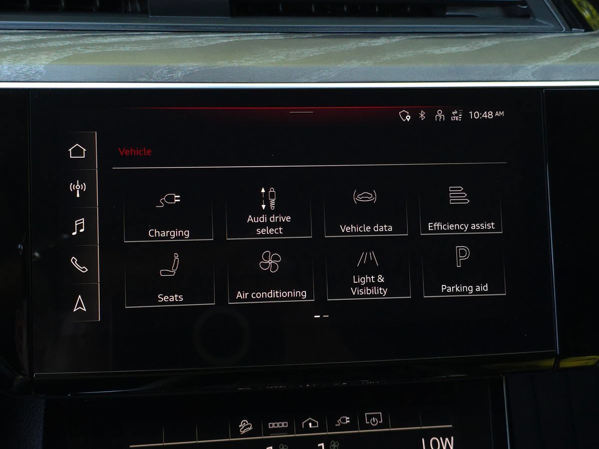 Used 2024 Audi Q8 e-tron Premium AWD/4WD image 42