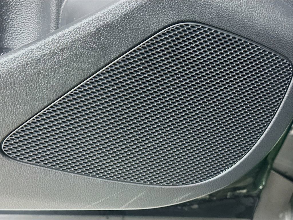 Used 2022 Toyota Corolla Cross XLE image 18