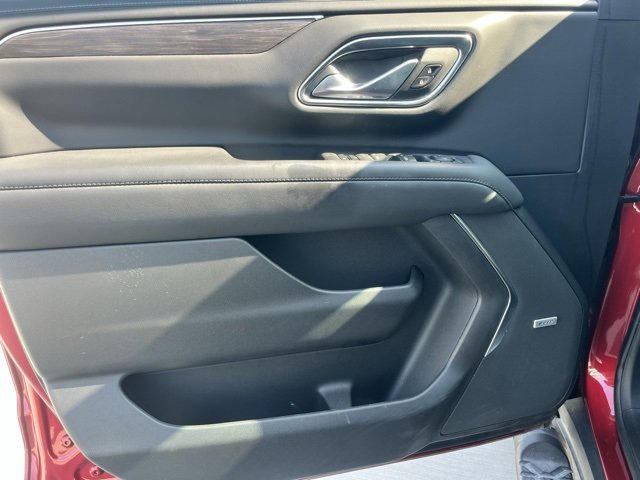 Used 2023 Chevrolet Suburban Z71 w/ Luxury Package image 9