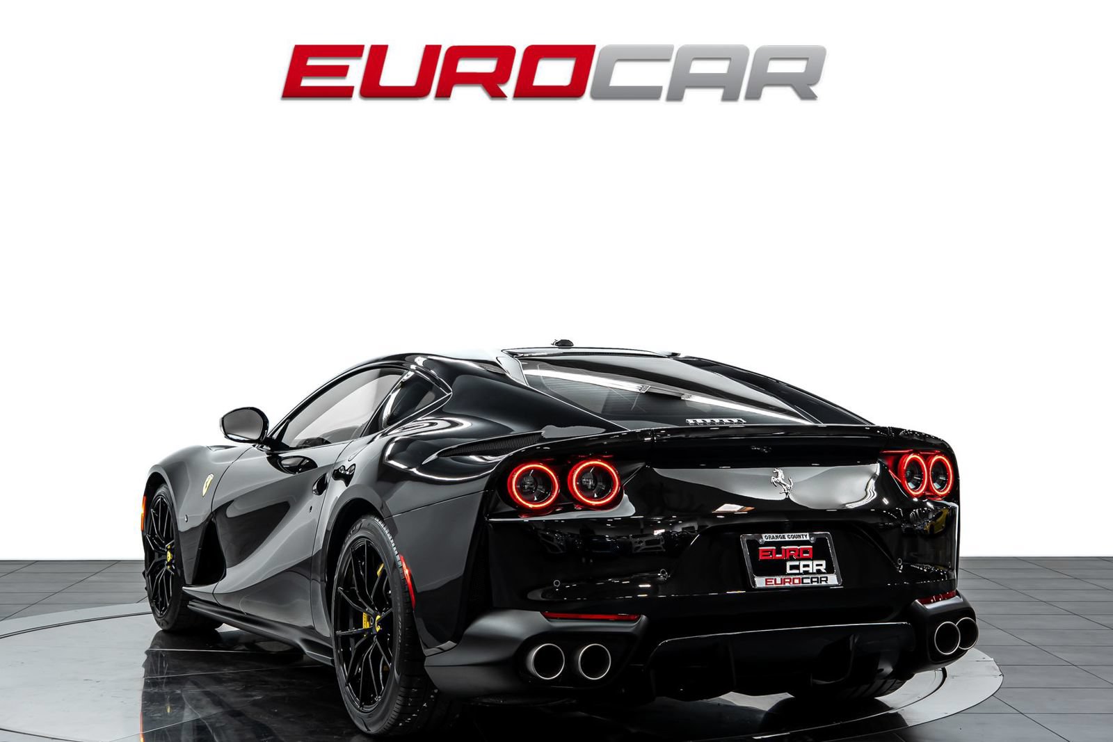 Used 2020 Ferrari 812 Superfast RWD image 3