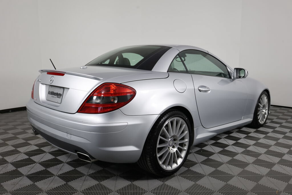 Used 2010 Mercedes-Benz SLK 350 image 3