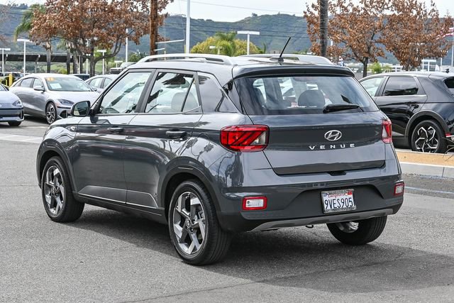 Certified 2025 Hyundai Venue SEL image 7