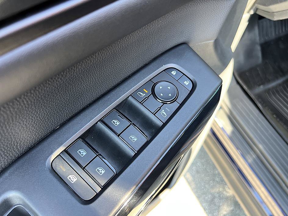 Certified 2025 Nissan Pathfinder SV FWD image 20