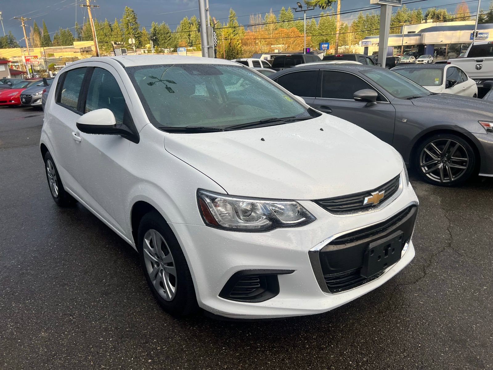 Used 2020 Chevrolet Sonic LT image 3