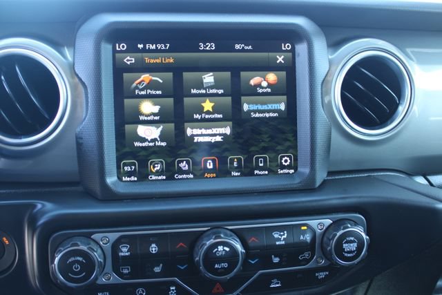 Used 2022 Jeep Wrangler Unlimited Sahara w/ Cold Weather Group AWD/4WD image 26