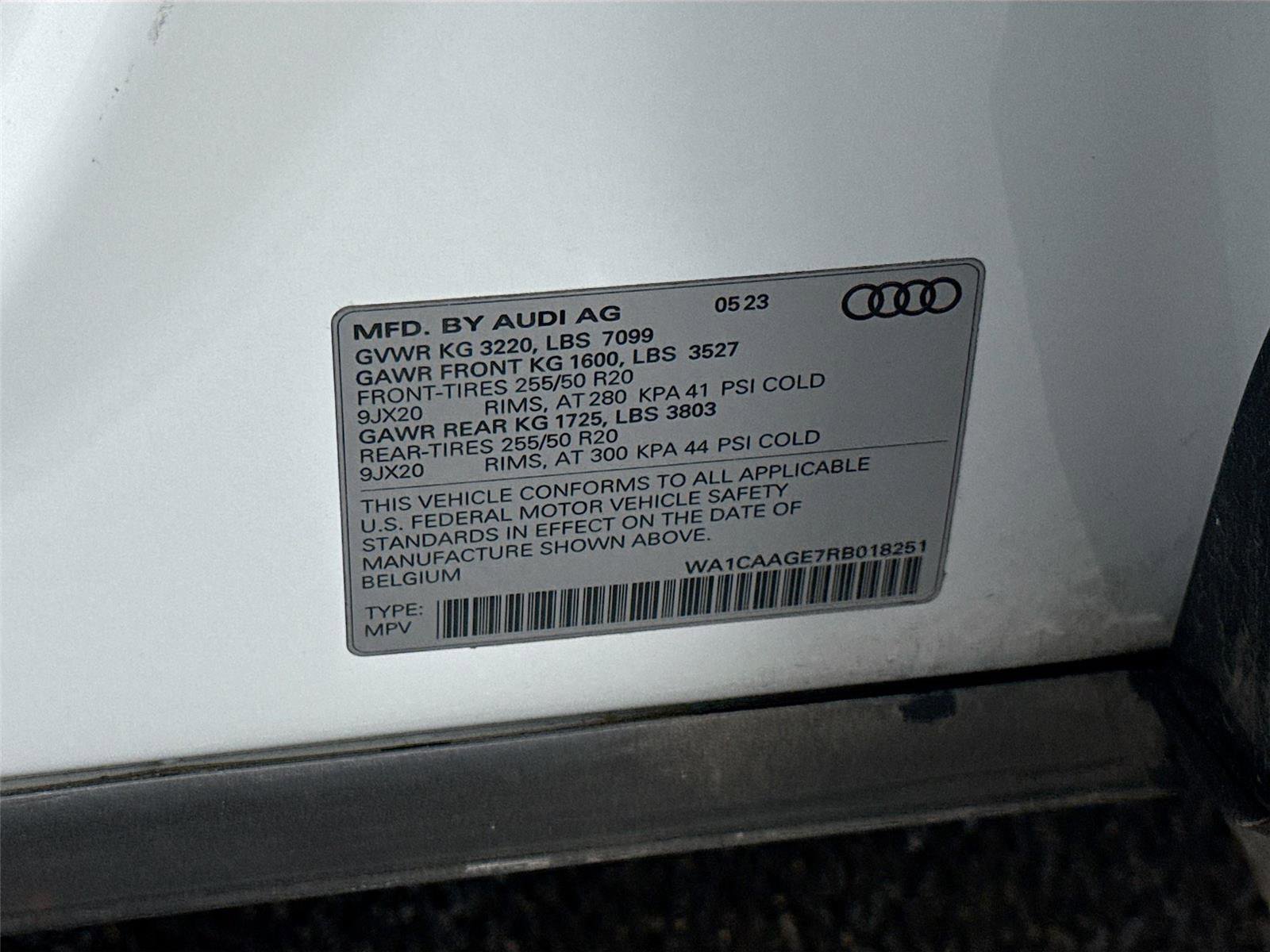 Certified 2024 Audi Q8 e-tron Premium Plus w/ Premium Plus Package image 33