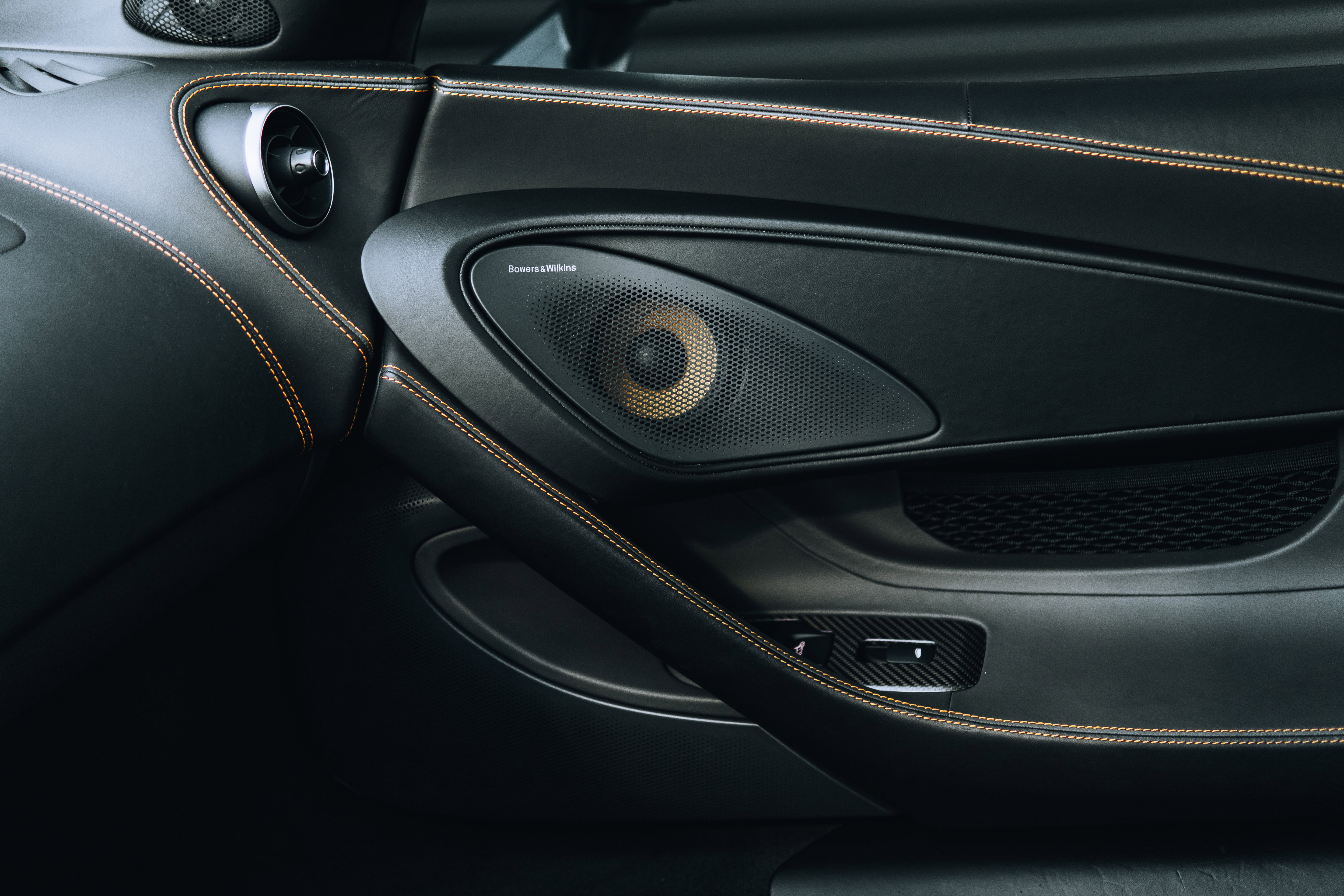 Used 2020 McLaren 600LT Spider image 42