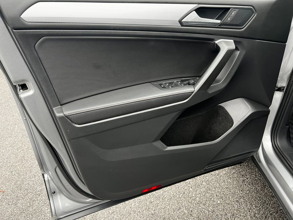 Used 2024 Volkswagen Tiguan S image 16