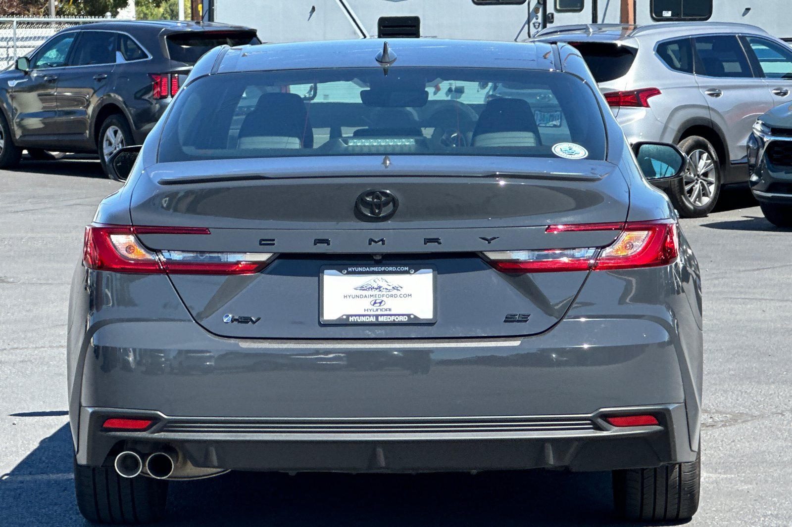 Used 2025 Toyota Camry SE w/ Convenience Package FWD image 5