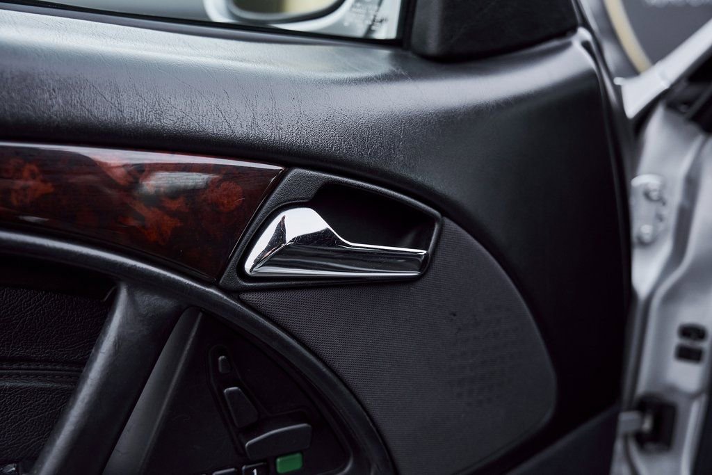 Used 2002 Mercedes-Benz SL 500 w/ SL2 Option Pkg image 29