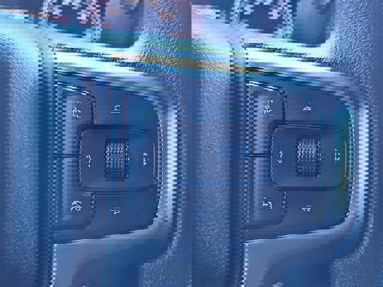 Used 2020 Chevrolet Silverado 1500 LT image 17